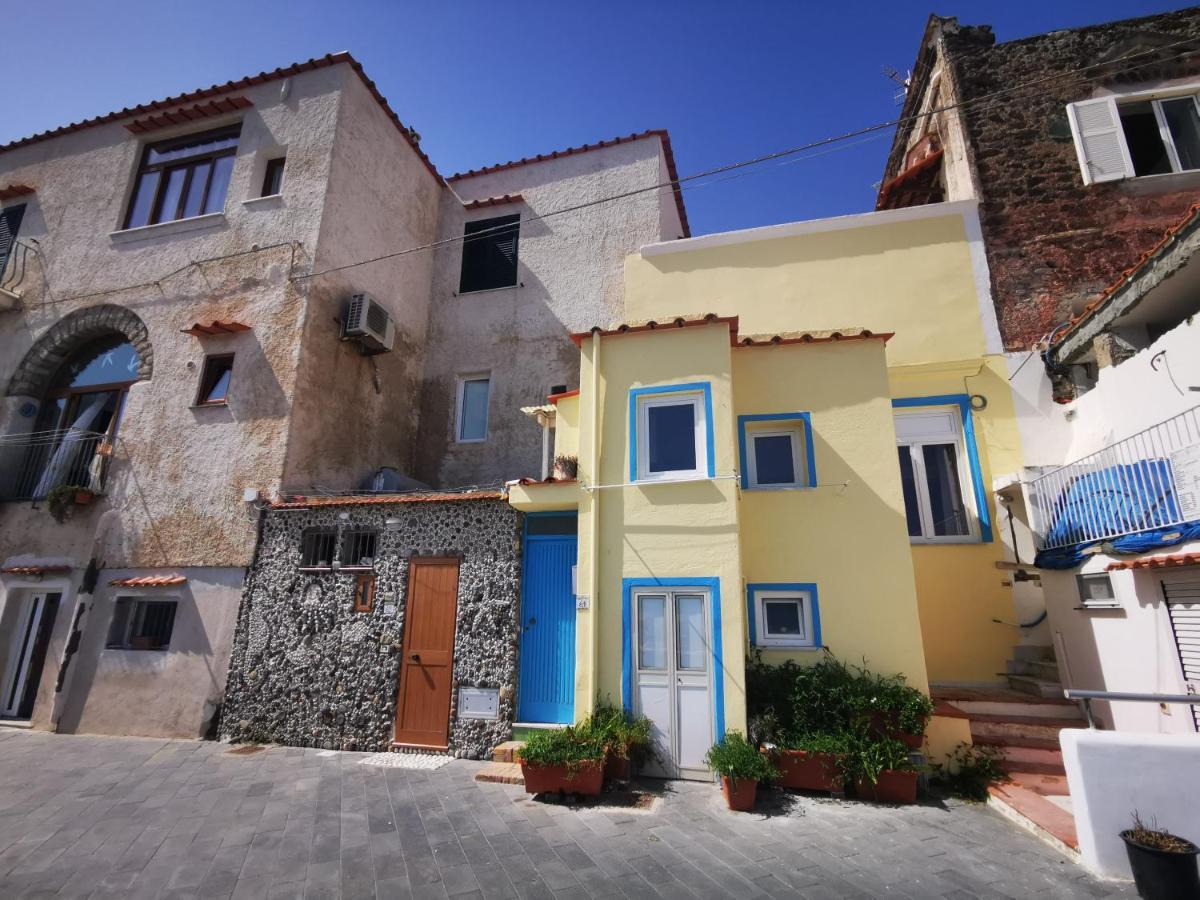 Beach House Isquia Exterior foto