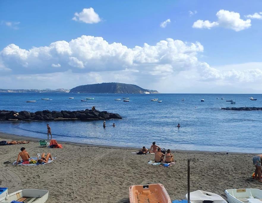 Beach House Isquia Exterior foto